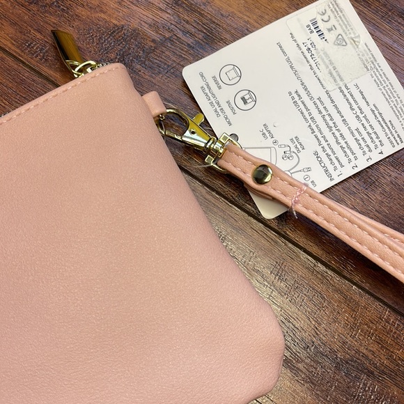 Charging Wallet - Picture 3 of 8